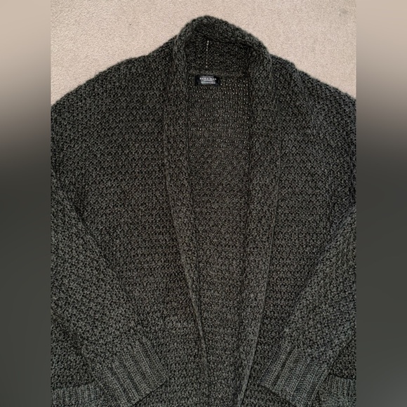 Zara Dark Green Textured Knit Medium Cardigan - Picture 2 of 4